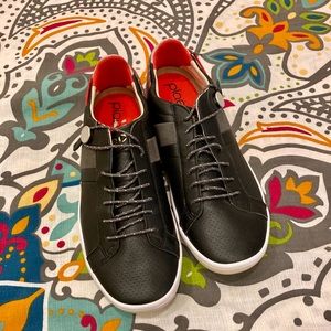 Place Mulberry black sneaker